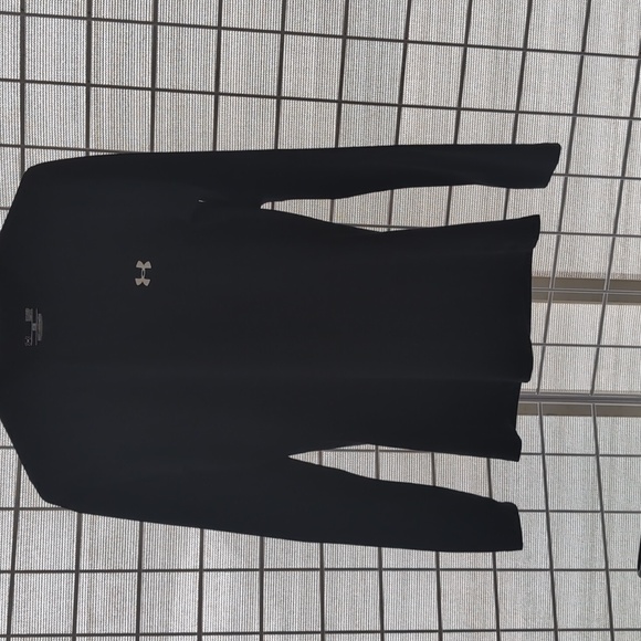 Ladies black small cold beer under armor long sleeve top fitted - Picture 3 of 8